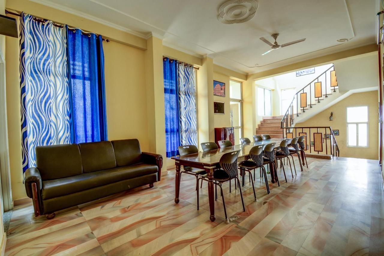 Oyo Hotel Prayag Jaipur Exteriör bild